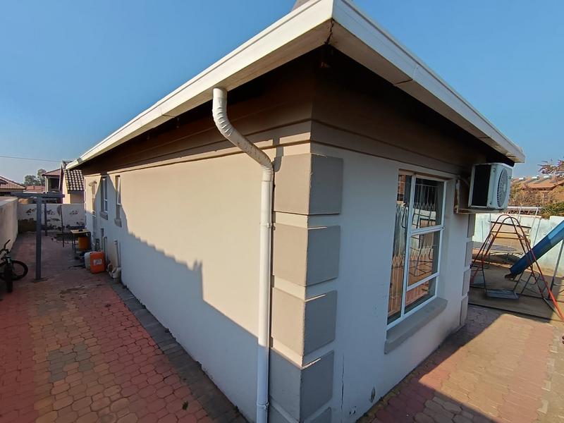 3 Bedroom Property for Sale in Olievenhoutbosch Gauteng