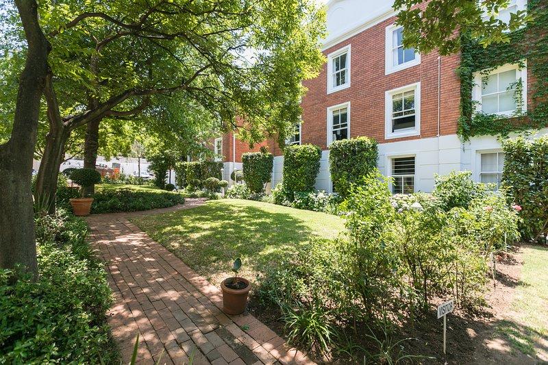 To Let 1 Bedroom Property for Rent in Sandown Gauteng