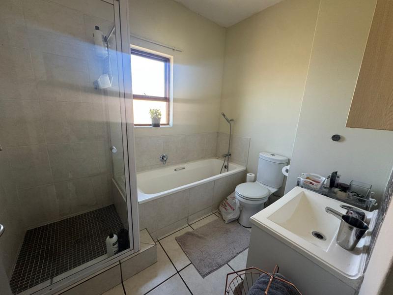 To Let 2 Bedroom Property for Rent in Fourways Gauteng
