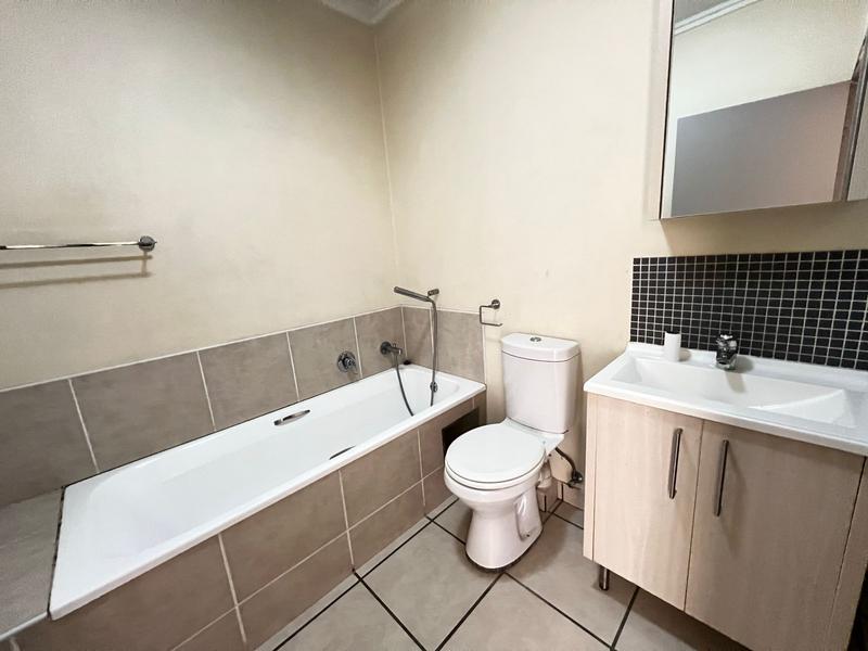 To Let 2 Bedroom Property for Rent in Lonehill Gauteng