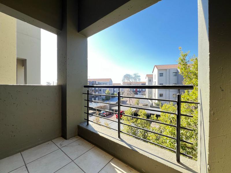 To Let 2 Bedroom Property for Rent in Lonehill Gauteng