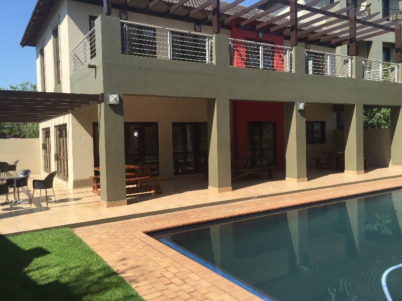 To Let 2 Bedroom Property for Rent in Pineslopes Gauteng