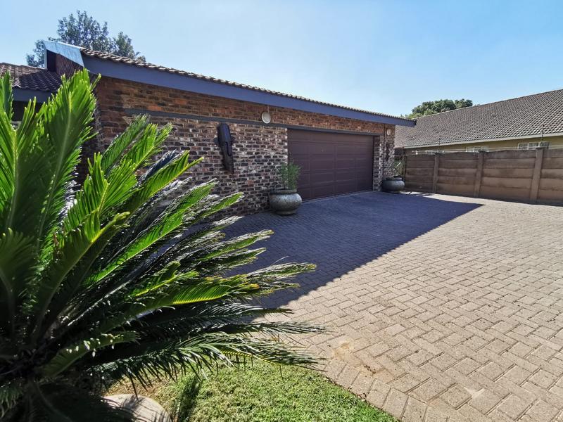 4 Bedroom Property for Sale in Golf Park Gauteng