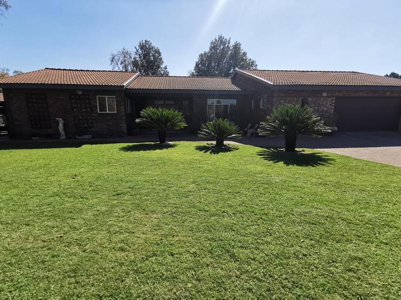4 Bedroom Property for Sale in Golf Park Gauteng