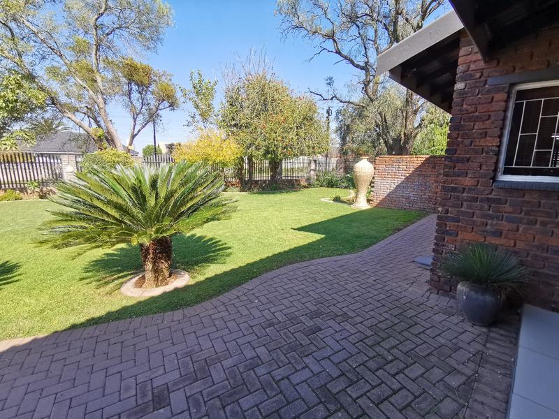 4 Bedroom Property for Sale in Golf Park Gauteng