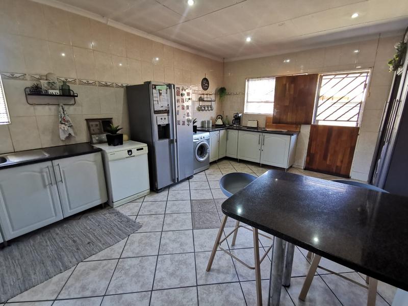 4 Bedroom Property for Sale in Golf Park Gauteng