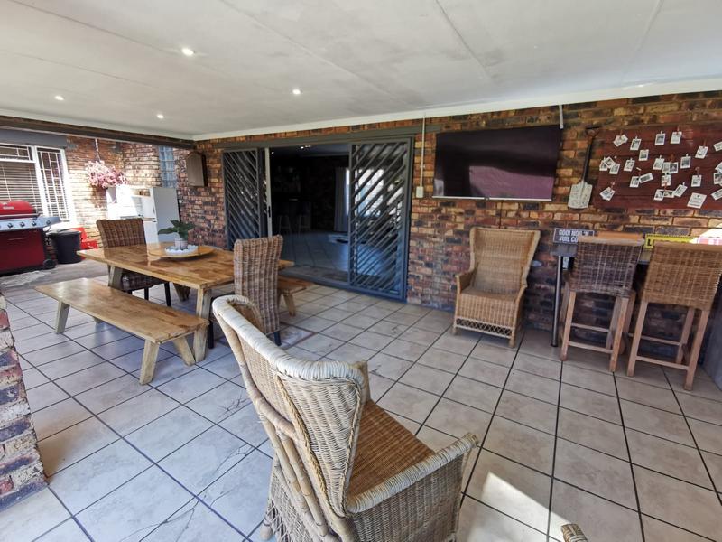 4 Bedroom Property for Sale in Golf Park Gauteng