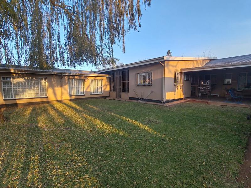 6 Bedroom Property for Sale in Meyerton Central Gauteng