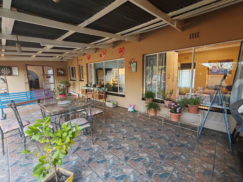 6 Bedroom Property for Sale in Meyerton Central Gauteng