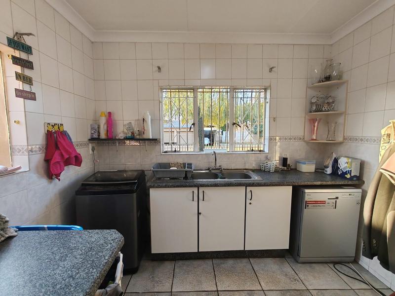 6 Bedroom Property for Sale in Meyerton Central Gauteng