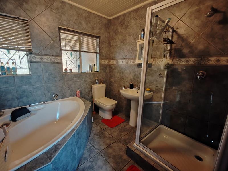 6 Bedroom Property for Sale in Meyerton Central Gauteng