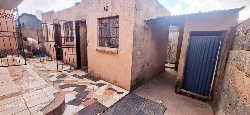 8 Bedroom Property for Sale in Tembisa Gauteng
