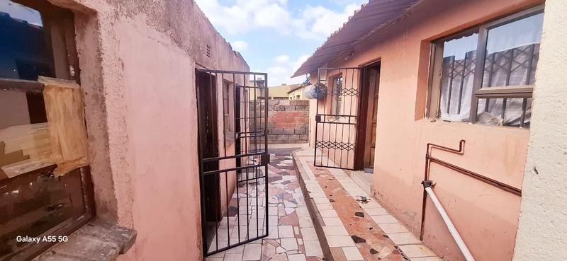 8 Bedroom Property for Sale in Tembisa Gauteng