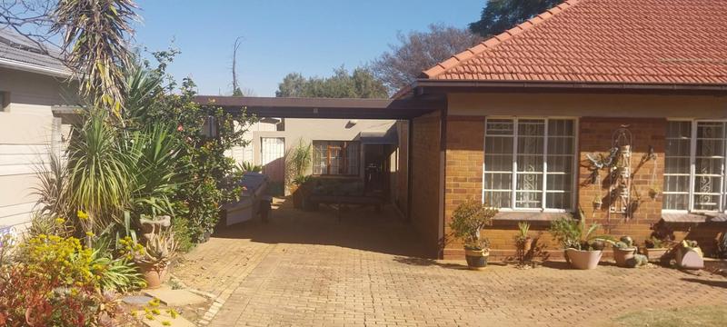 To Let 1 Bedroom Property for Rent in Dunvegan Gauteng