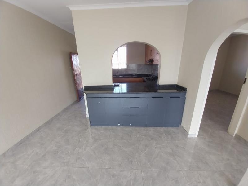To Let 2 Bedroom Property for Rent in Erasmia Gauteng