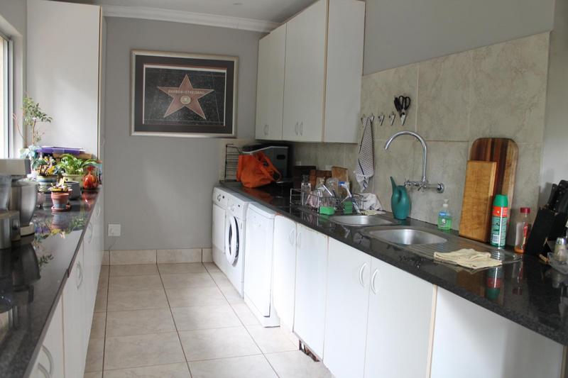 3 Bedroom Property for Sale in Edenvale Central Gauteng