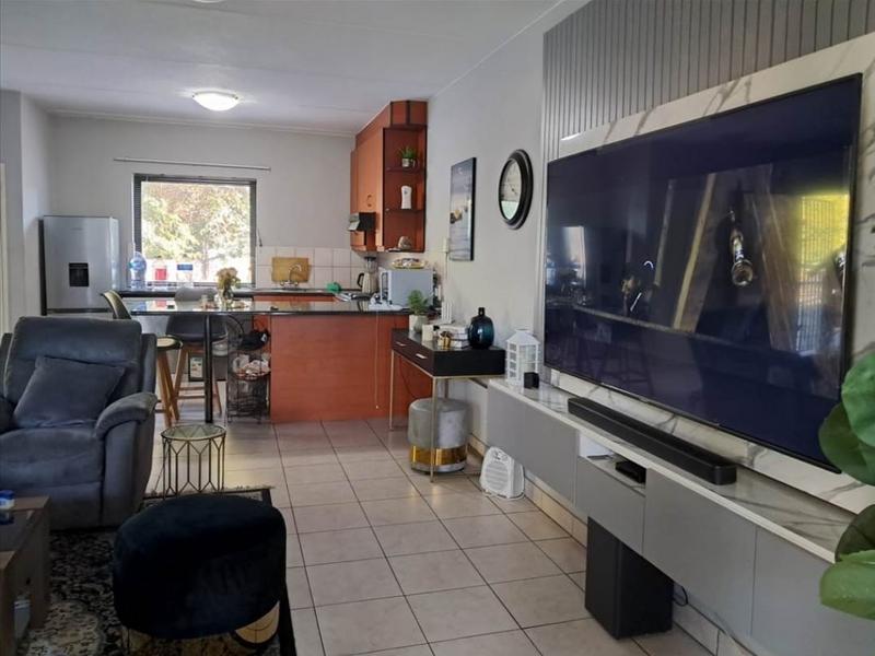 To Let 2 Bedroom Property for Rent in Magaliessig Gauteng