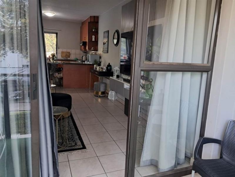 To Let 2 Bedroom Property for Rent in Magaliessig Gauteng