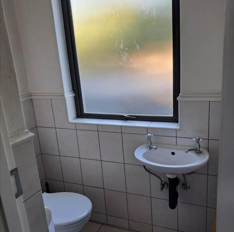 To Let 2 Bedroom Property for Rent in Magaliessig Gauteng