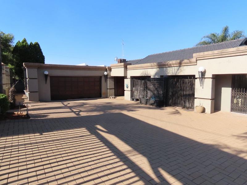 3 Bedroom Property for Sale in Dawnview Gauteng