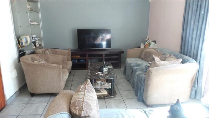 9 Bedroom Property for Sale in Wychwood Gauteng