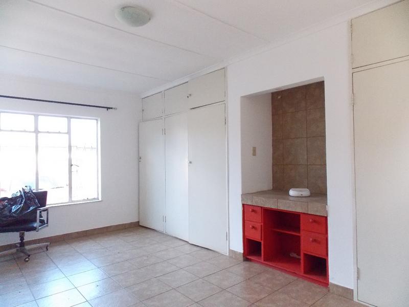 9 Bedroom Property for Sale in Wychwood Gauteng