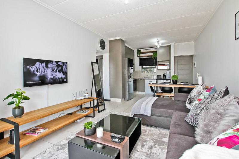To Let 1 Bedroom Property for Rent in Lonehill Gauteng