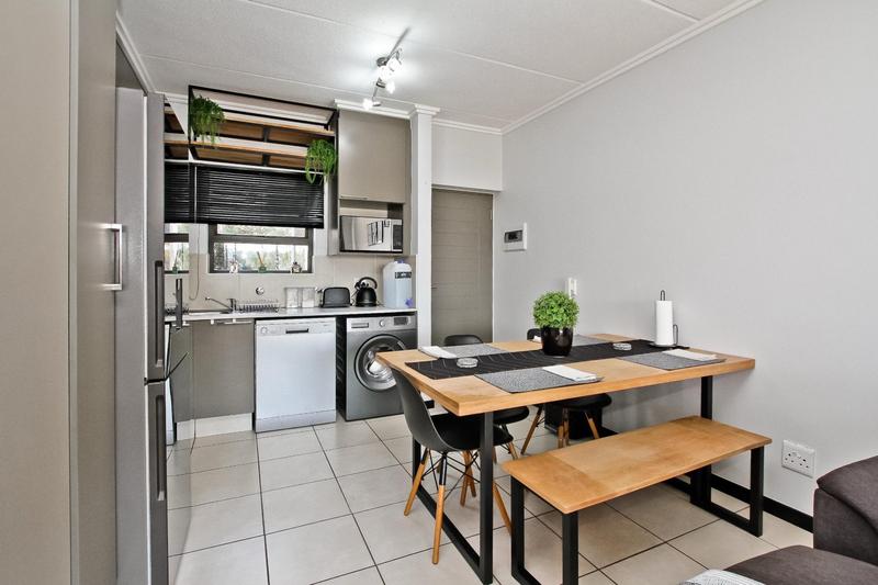 To Let 1 Bedroom Property for Rent in Lonehill Gauteng