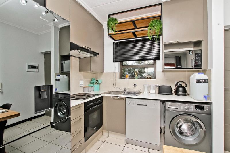 To Let 1 Bedroom Property for Rent in Lonehill Gauteng