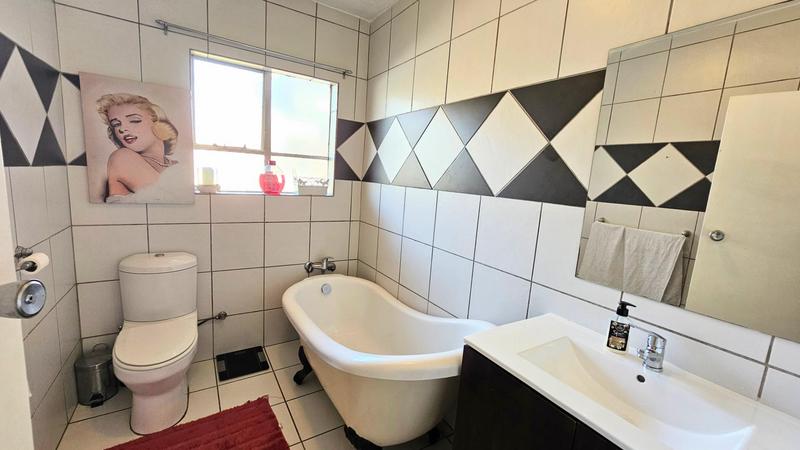 2 Bedroom Property for Sale in Croydon Gauteng