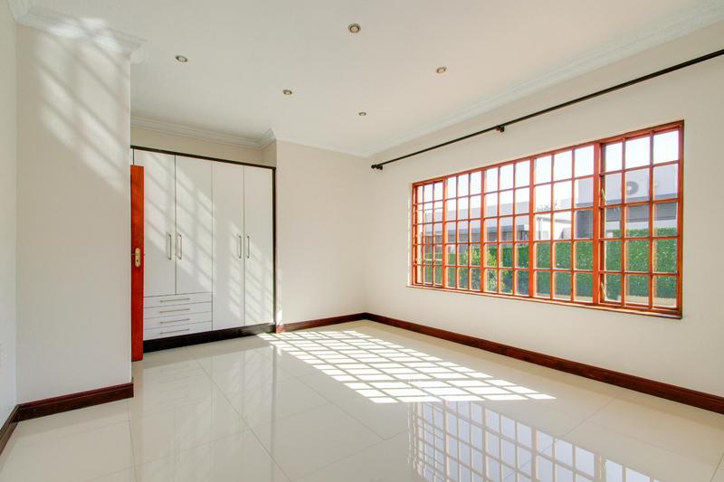 To Let 4 Bedroom Property for Rent in Bryanston Gauteng