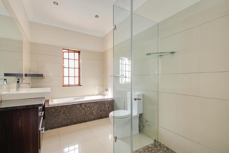 To Let 4 Bedroom Property for Rent in Bryanston Gauteng