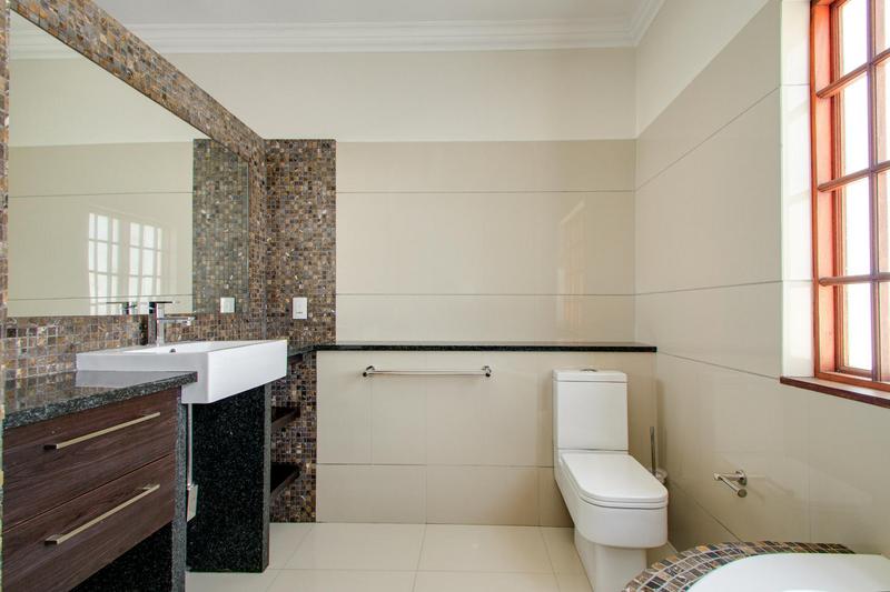 To Let 4 Bedroom Property for Rent in Bryanston Gauteng