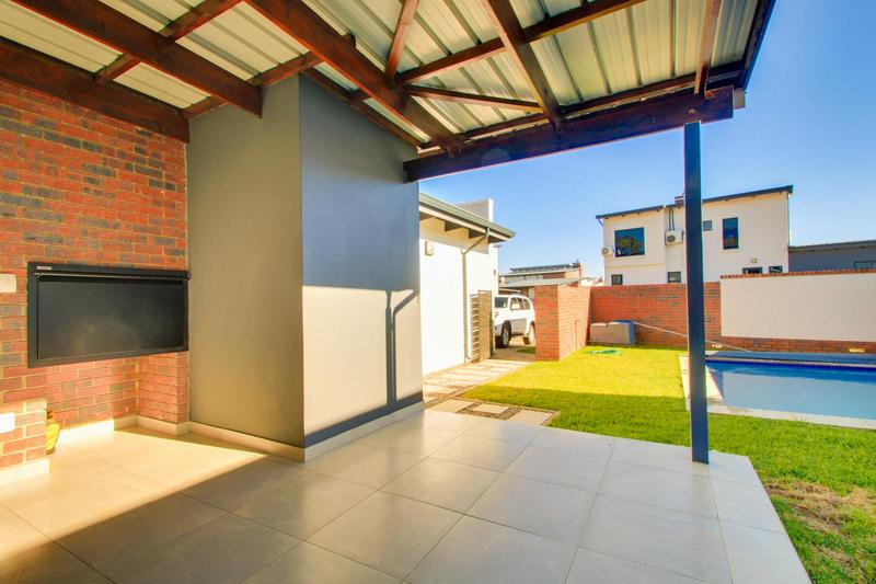 To Let 3 Bedroom Property for Rent in Fourways Gauteng