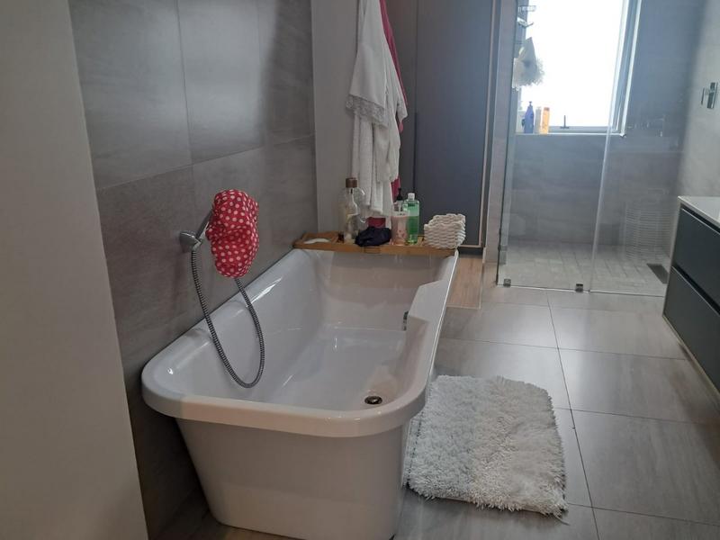 3 Bedroom Property for Sale in Bryanston Gauteng