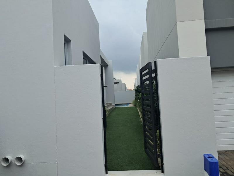 3 Bedroom Property for Sale in Bryanston Gauteng