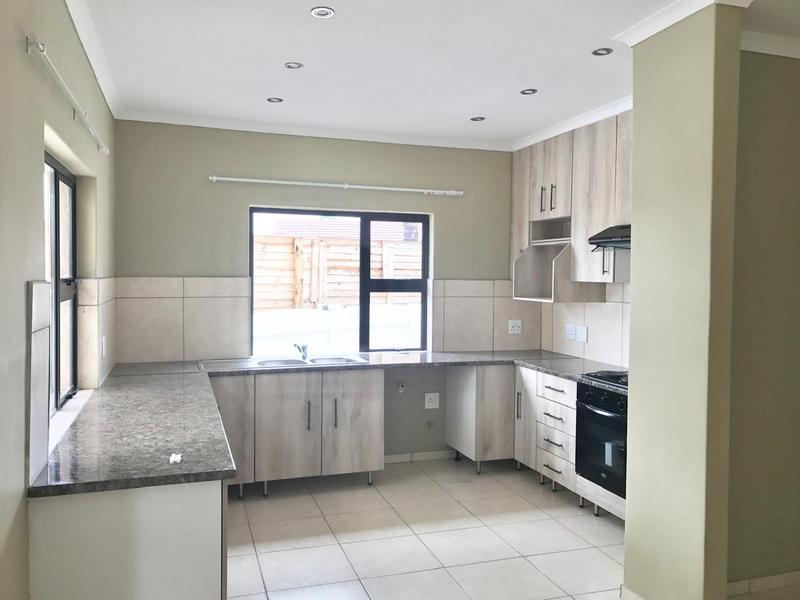To Let 3 Bedroom Property for Rent in Edenvale Gauteng
