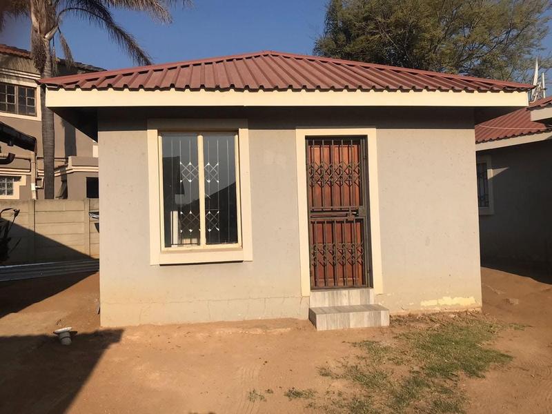 To Let 1 Bedroom Property for Rent in Birch Acres Gauteng