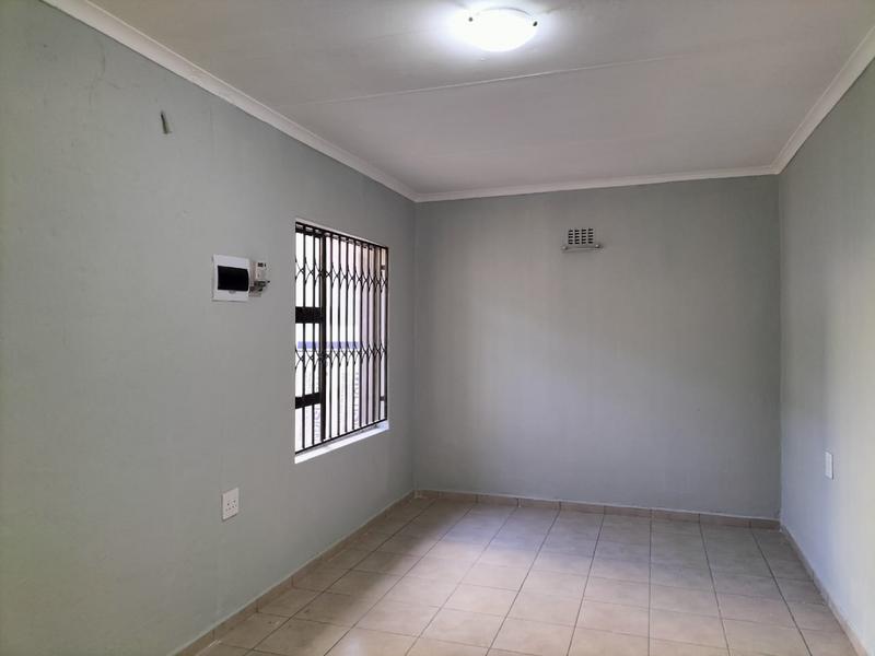 To Let 1 Bedroom Property for Rent in Birchleigh North Gauteng