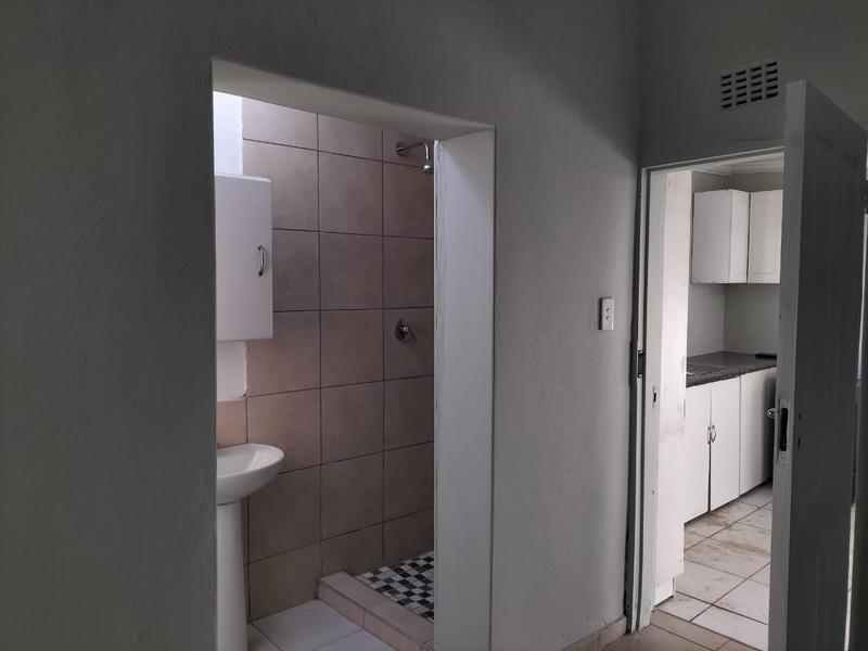 To Let 1 Bedroom Property for Rent in Birchleigh North Gauteng