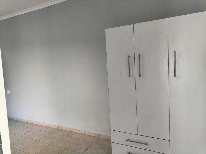 To Let 1 Bedroom Property for Rent in Birchleigh North Gauteng