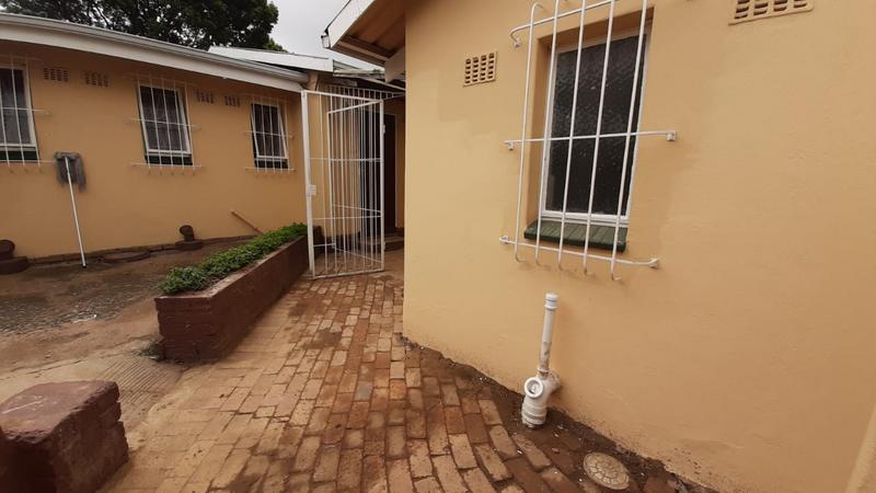 To Let 1 Bedroom Property for Rent in Bonaero Park Gauteng