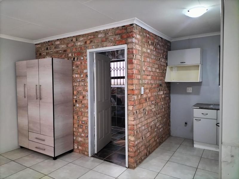 1 Bedroom Property for Sale in Birchleigh North Gauteng