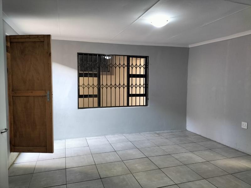 1 Bedroom Property for Sale in Birchleigh North Gauteng