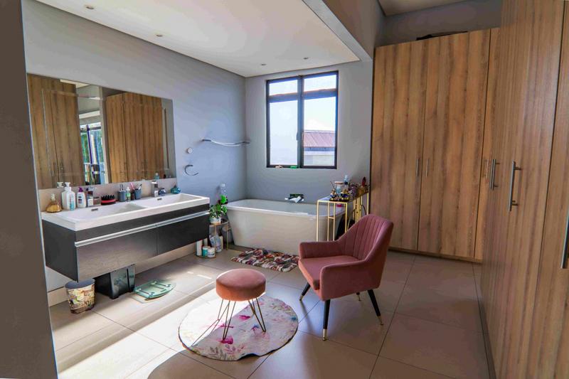 3 Bedroom Property for Sale in Copperleaf Estate Gauteng