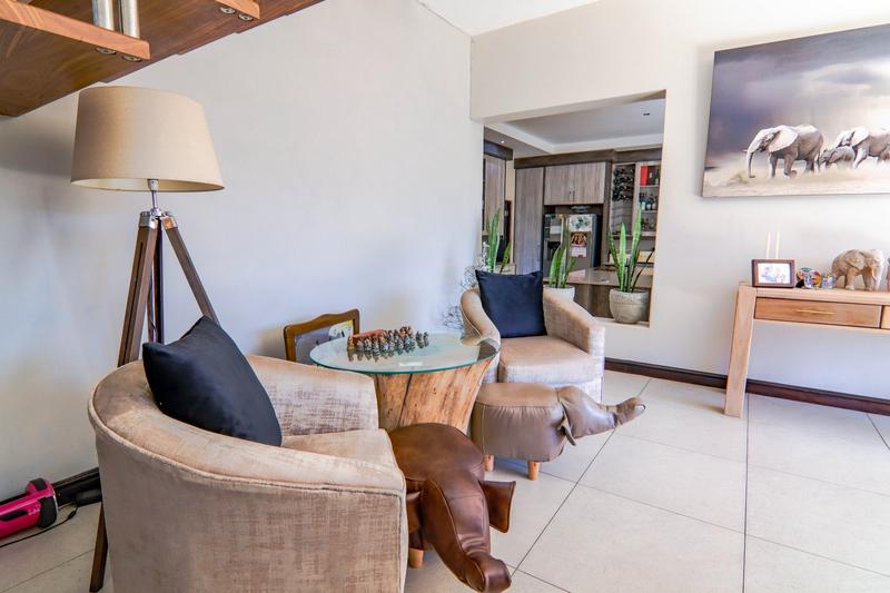 5 Bedroom Property for Sale in Copperleaf Estate Gauteng