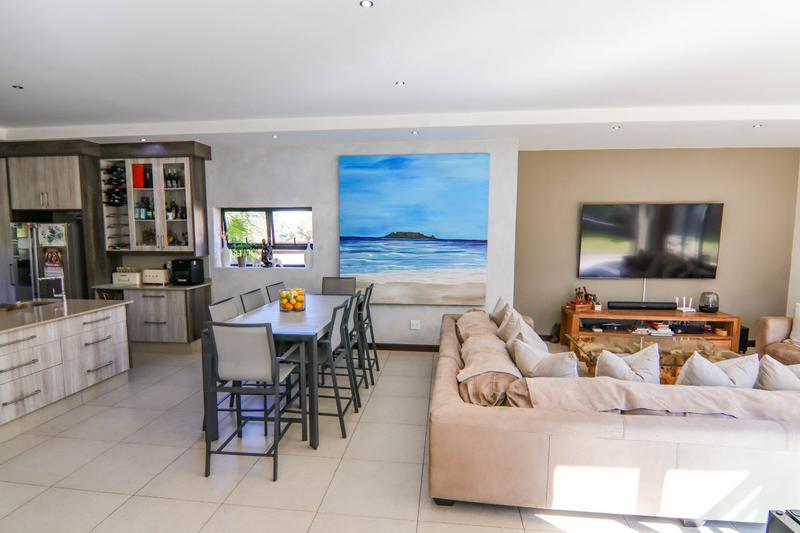 5 Bedroom Property for Sale in Copperleaf Estate Gauteng