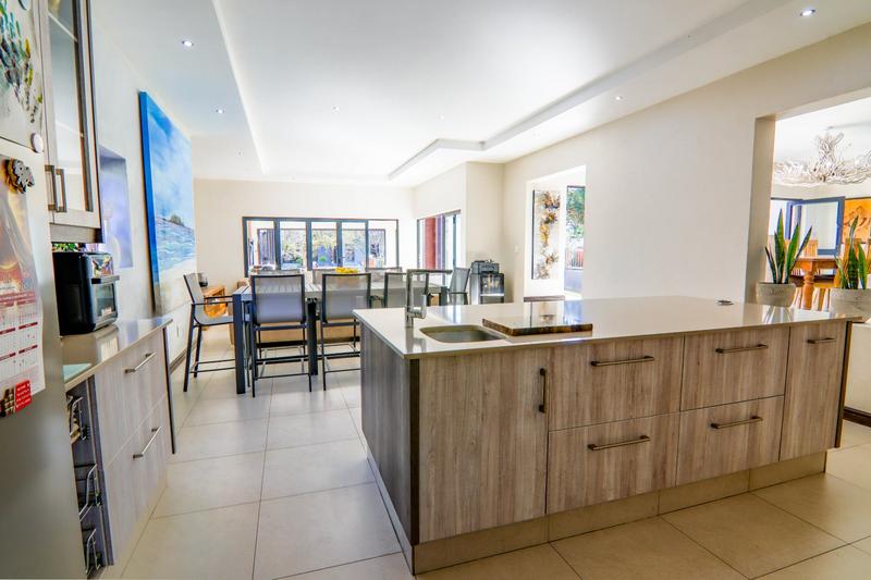 5 Bedroom Property for Sale in Copperleaf Estate Gauteng