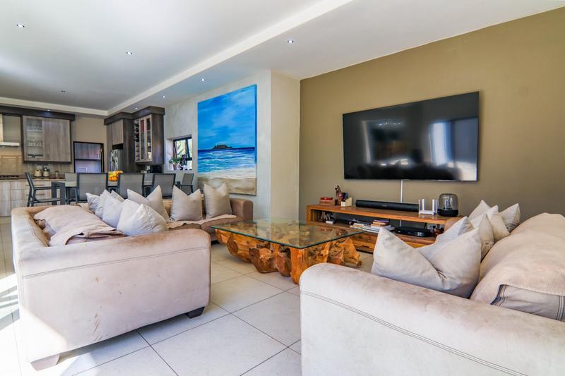 5 Bedroom Property for Sale in Copperleaf Estate Gauteng