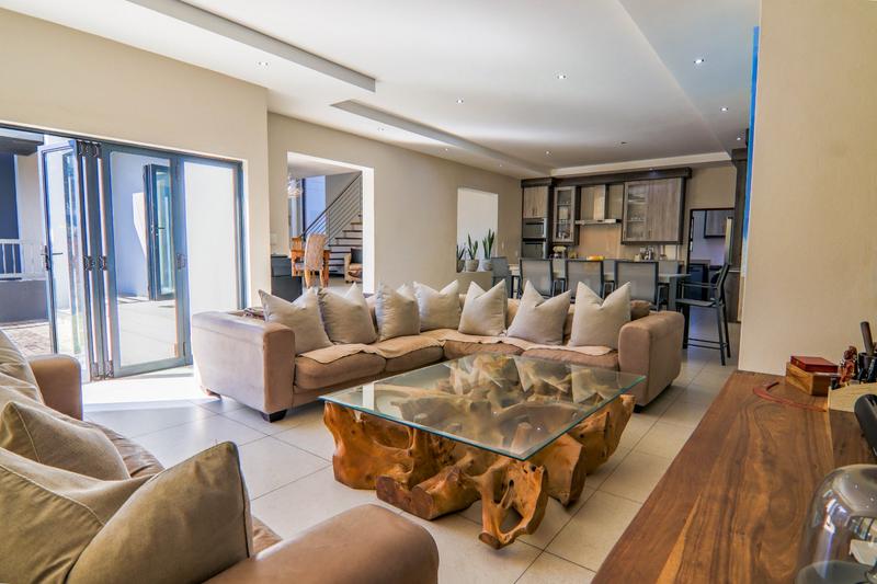 5 Bedroom Property for Sale in Copperleaf Estate Gauteng